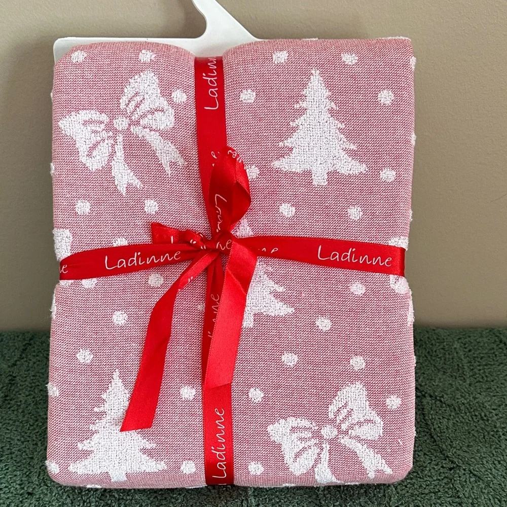 Ladinne Holiday Christmas Tree Shower Curtain Red Bow NEW!